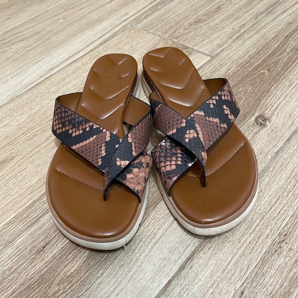 FRANCO Sarto snake print flip flop sandals